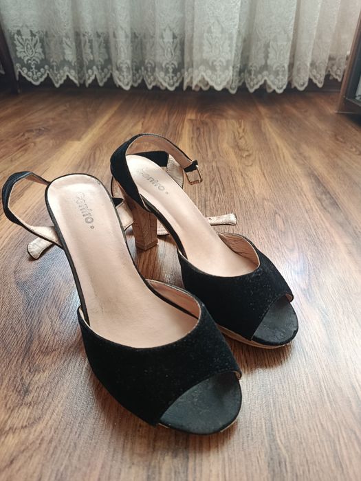 Босоніжки стильні