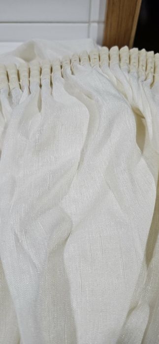 2 cortinados em linho já franzidos em excelente estado 2.10×1.15 cm