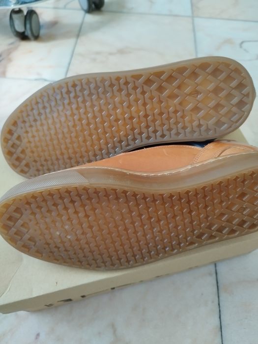 Botas castanhas homem