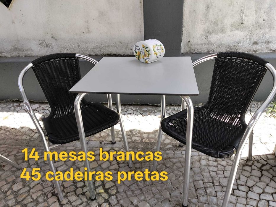 Mesas e cadeiras de esplanada