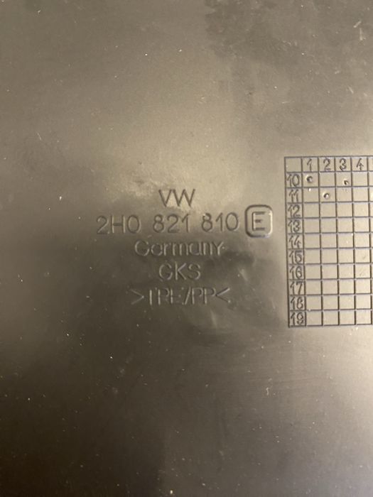 VW AMAROK Chlapacze przód komplet