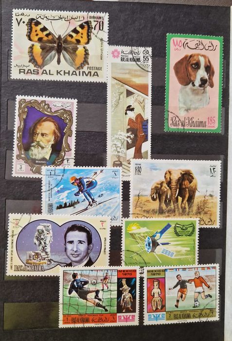 Klaser filatelistyczny ze znaczkami