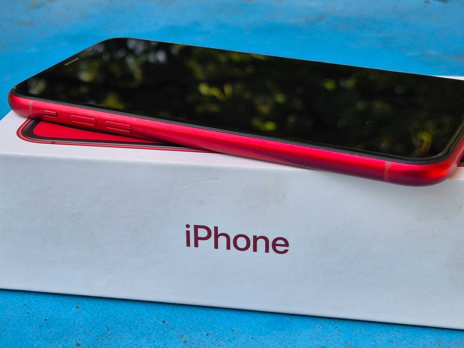 iphone Xr RED 64 gb 77%