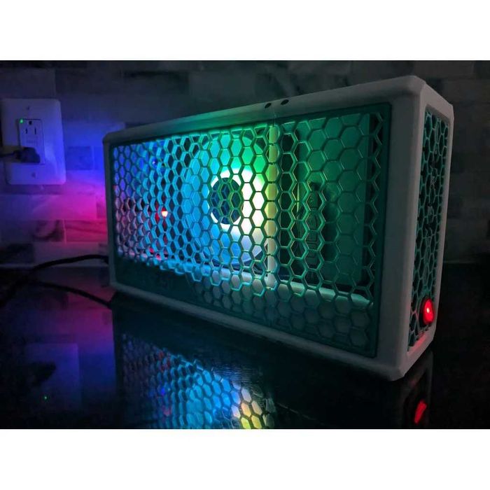Тонкий корпус у стилі консолі AMD BC-250
