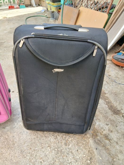 2 malas de viagem  altura o,65  Largura o,42