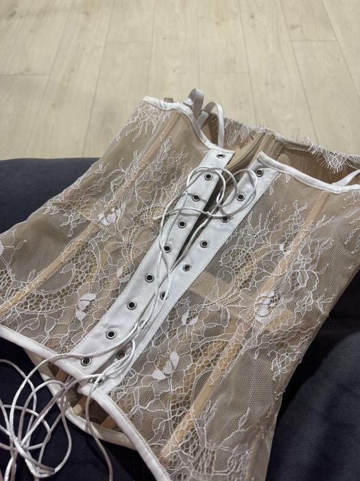 Корсет мереживний