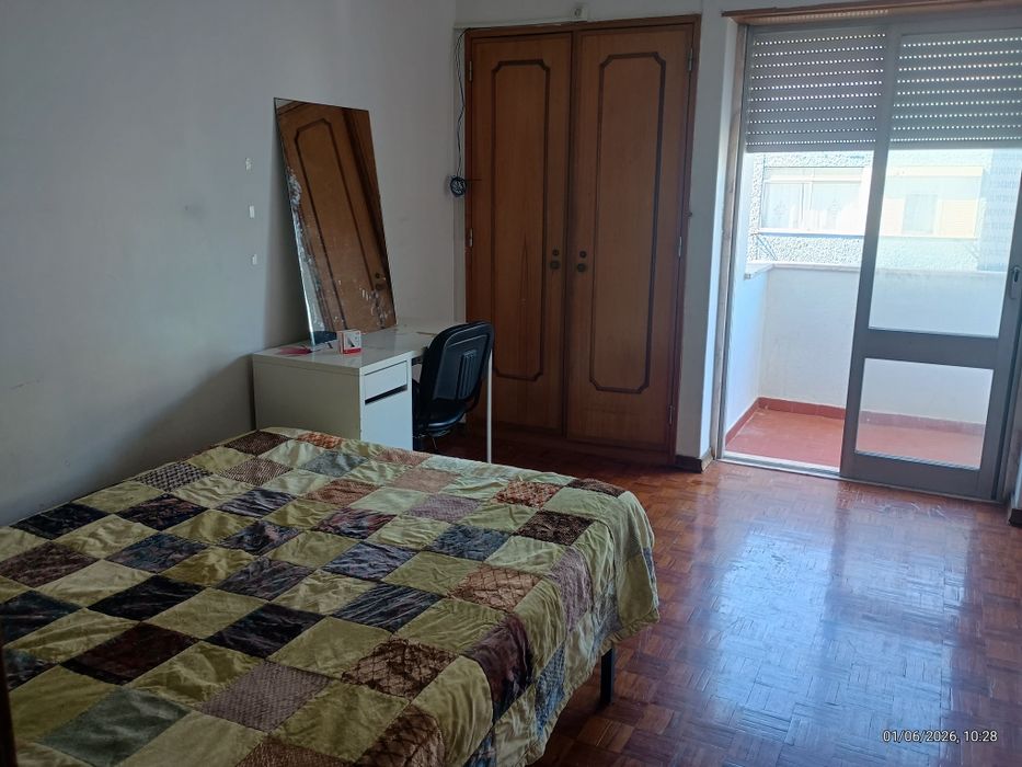 Quarto individual entrada Imediata