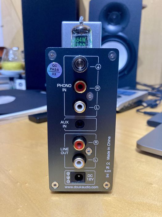 Douk Audio T4 Plus Preamp Phono + Válvulas Premium