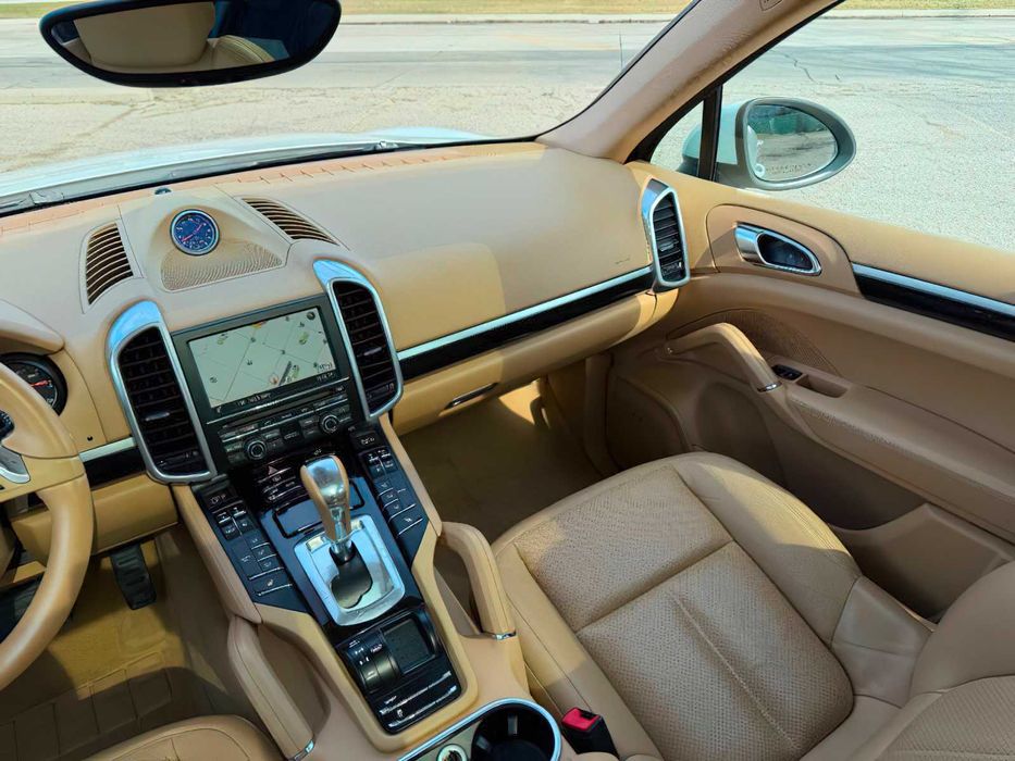 Porsche Cayenne      2014