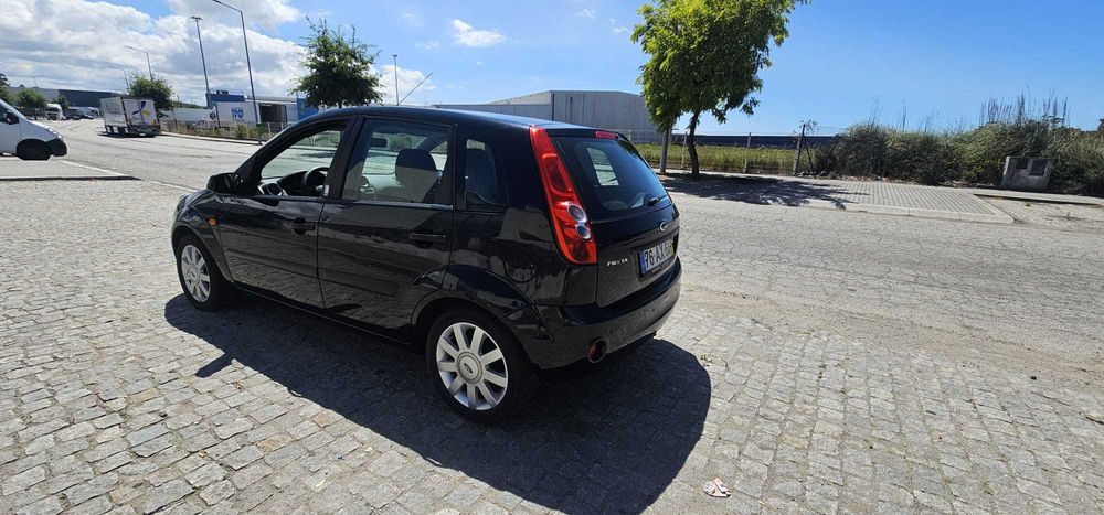 Ford Fiesta First Edition 1.25 Gasolina – 2005 - 125.000km