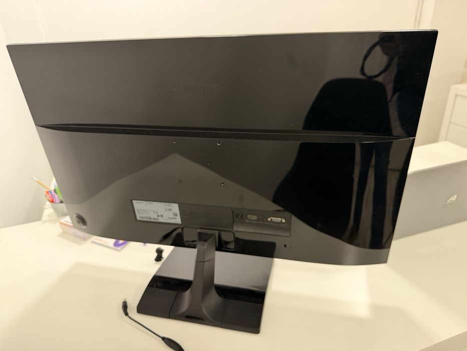 Monitor Samsung 27”