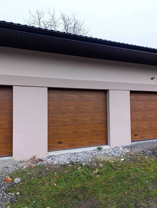 Продається гараж + підсобне приміщення  по вулиці Січових Стрільців