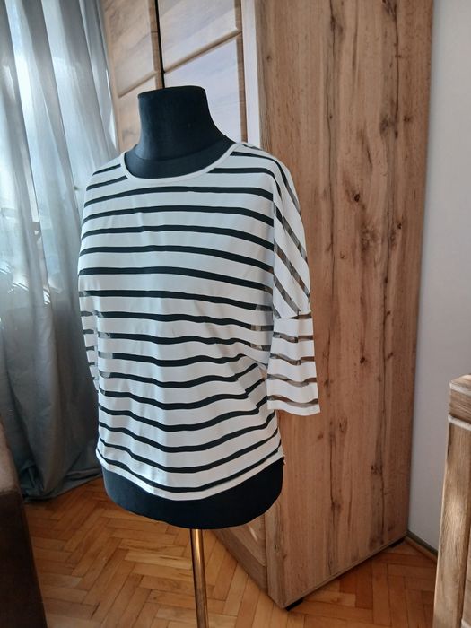 Bluzka  Amisu  w paski biale i czarne prześwitujące  M