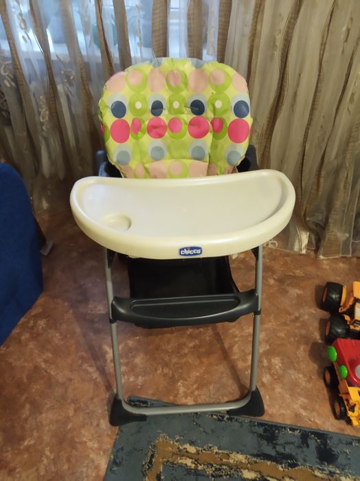 Продам стульчик для кормления Chicco