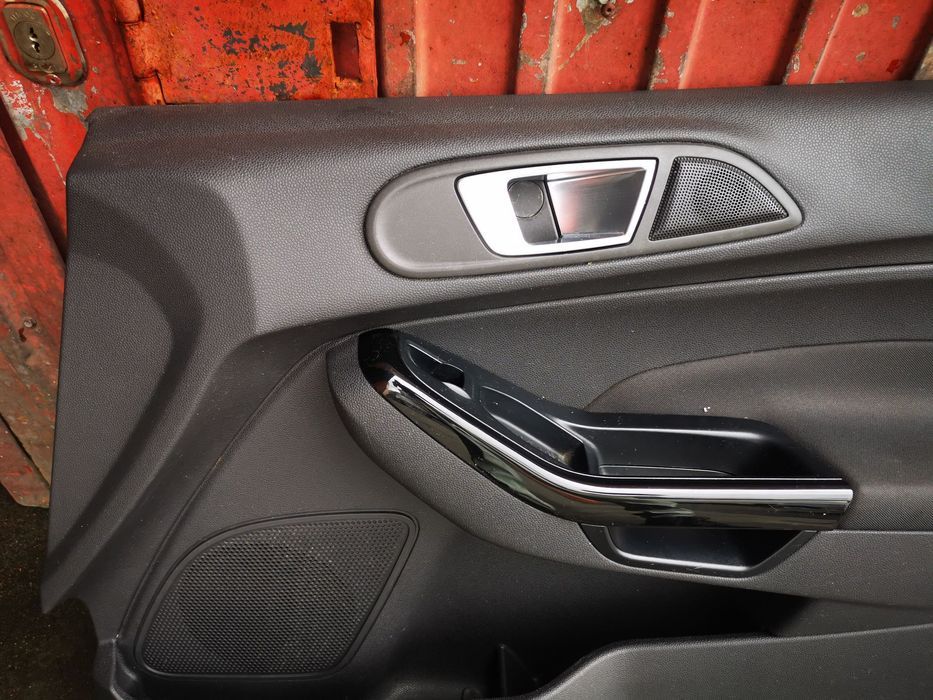 FORD FIESTA VI FORRA / QUARTELA PORTA FRENTE DIREITA - FP017