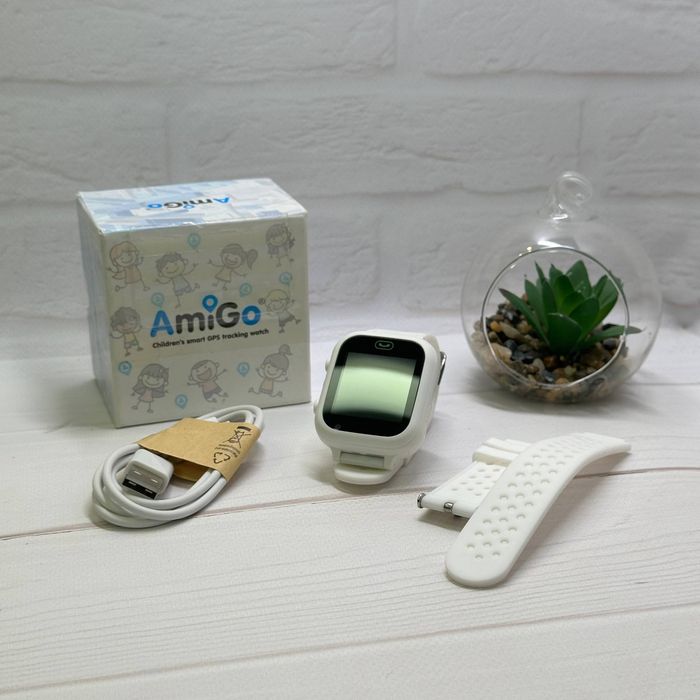 Продам смарт годинник AmiGo GO009 Camera + LED у гарному стані