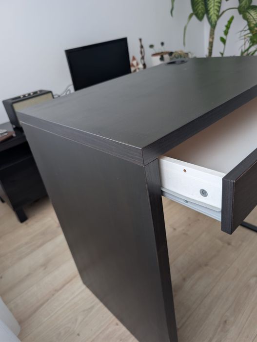 Secretaria ikea preta