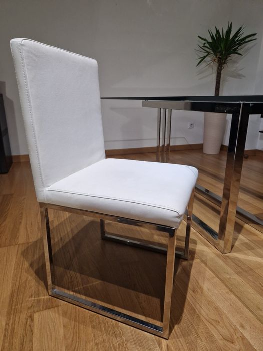 Antarte: Mesa de vidro. Paços de ferreira: 6 cadeiras