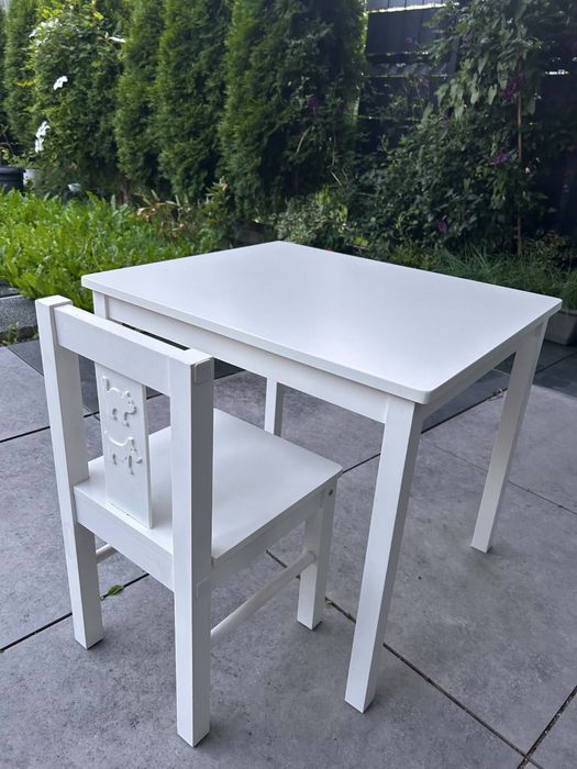 Stolik dziecięcy z krzesełkiem Ikea