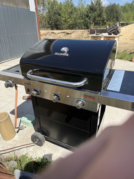 Sprzedam  Grill  Gazowy Char Broil