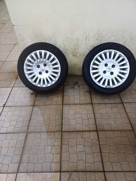 2 Jantes 15 polegadas com pneus Citroen C3