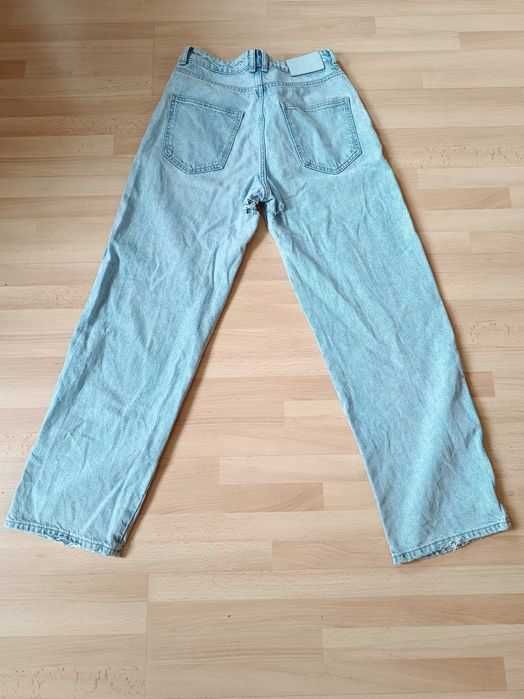 Spodnie dżins Pull&bear z dziurami damskie