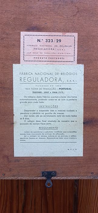 Relógio de parede da marca 'A Reguladora'