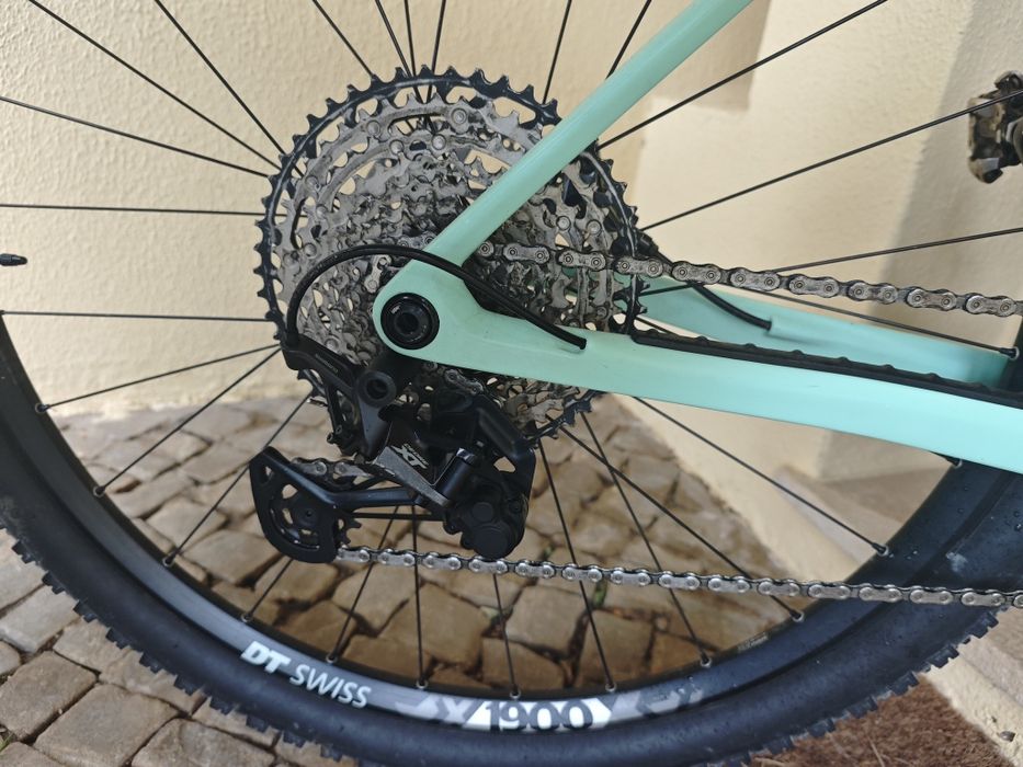 Orbea Alma carbon (L) m20  29” – Shimano Deore XT 12v | FOX 32 | DT Sw