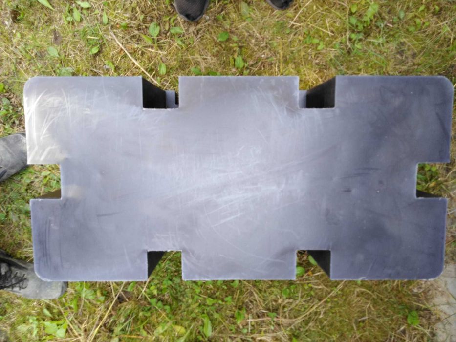 Pływaki do pomostu pływającego