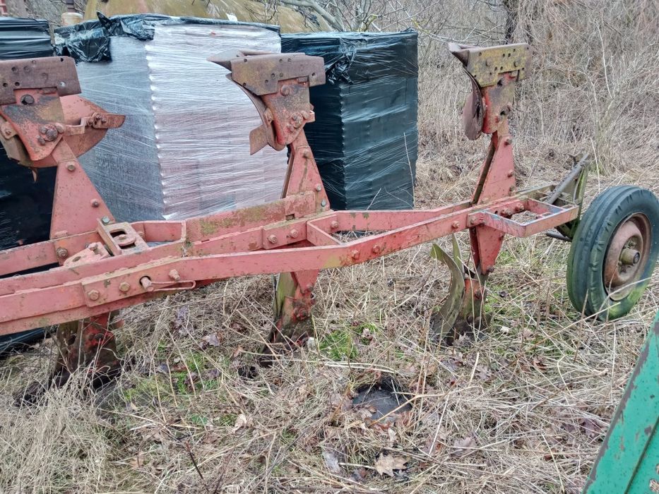 Pług 3 skibowy obrotowy na płaskowniku na 1 wąż