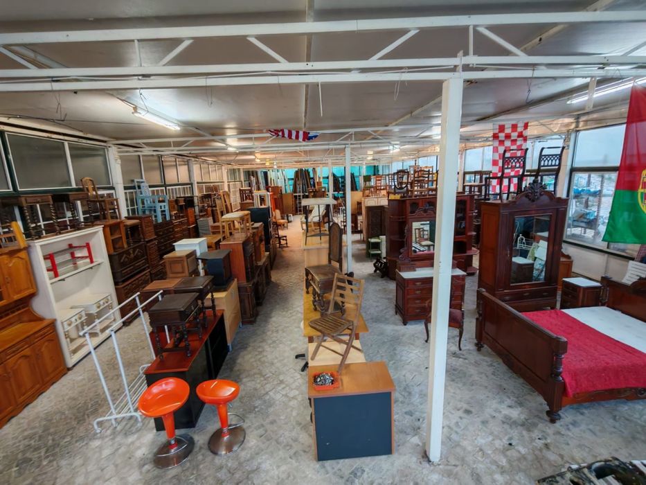 Velharias, antiguidades e artigos de segunda-mão