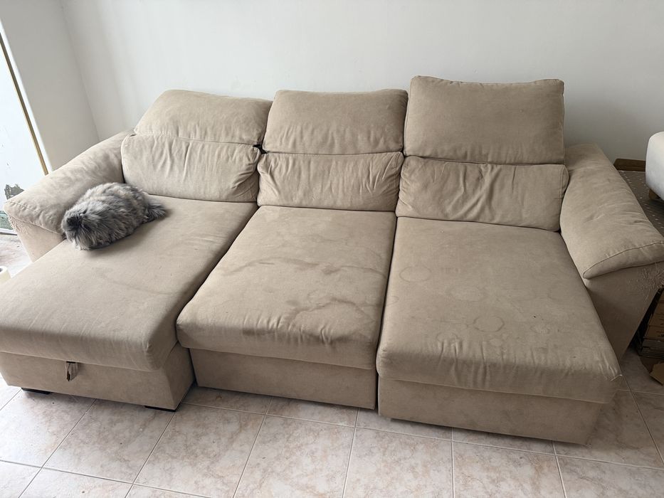 Sofá bege chaise longe