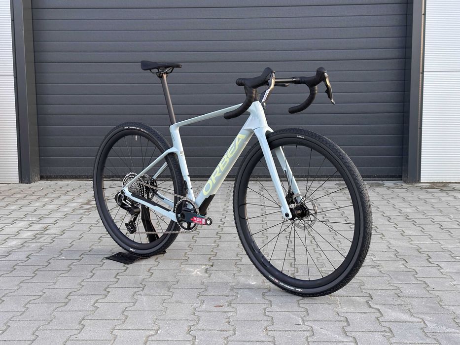 Rower gravelowy Orbea Terra M21e Tanie koła OQUO rc30team S oraz M