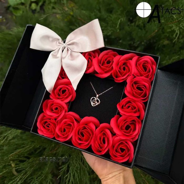 Подарочный набор с кулоном для девушки "Я люблю тебя"