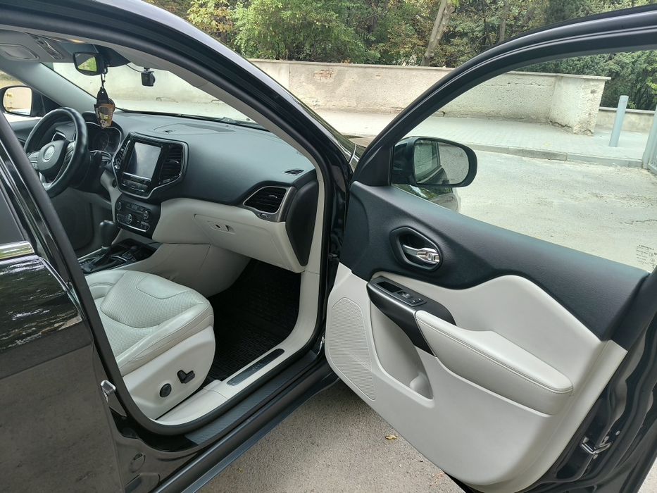 Jeep Cherokee  3.2 2018
