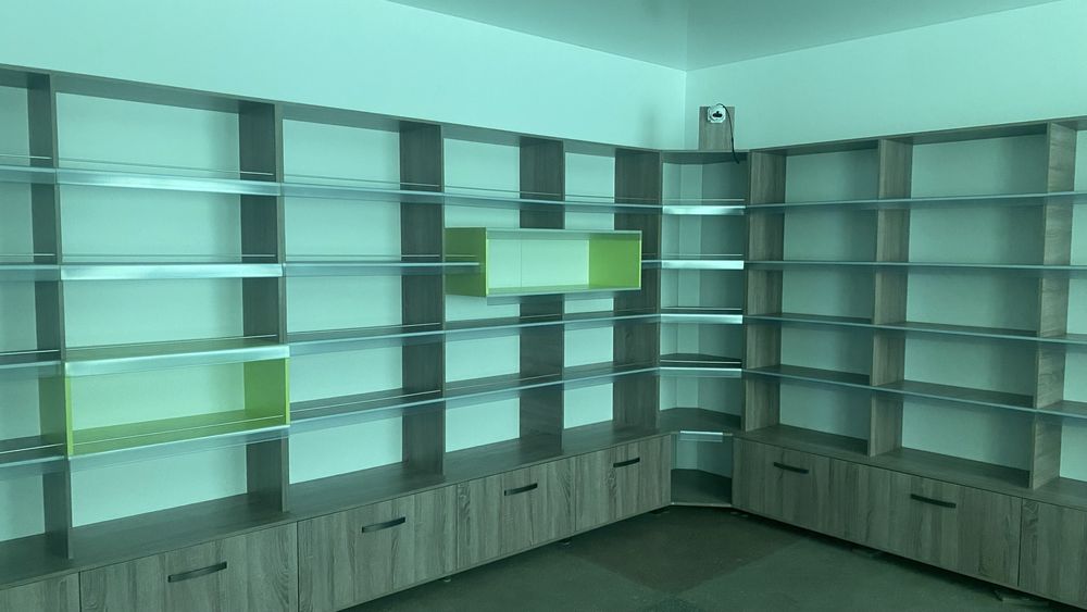 Продам меблі для магазину або складу