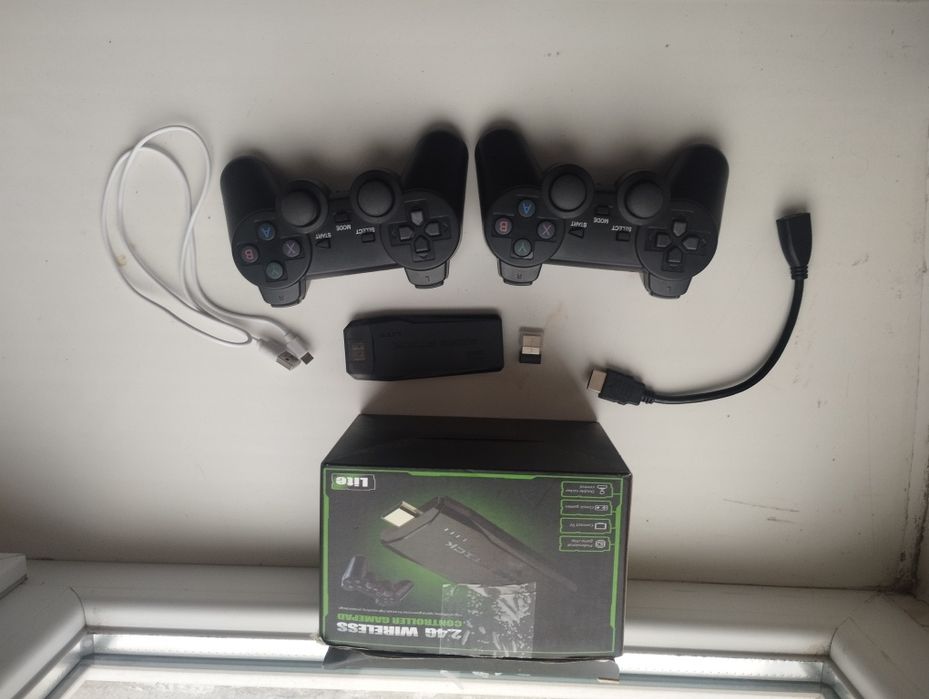 Продам игровую приставку