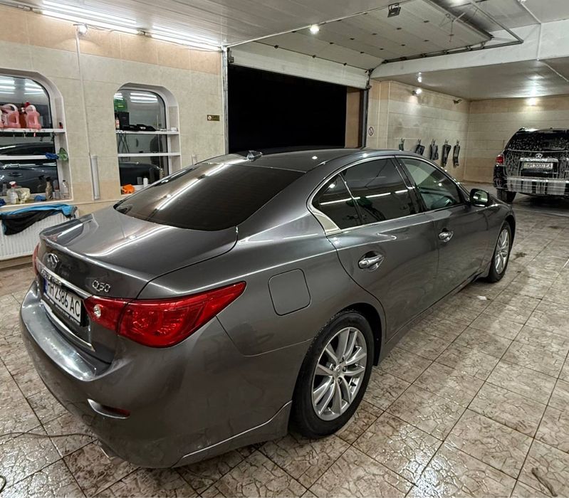 Продам infiniti Q50 2014 год