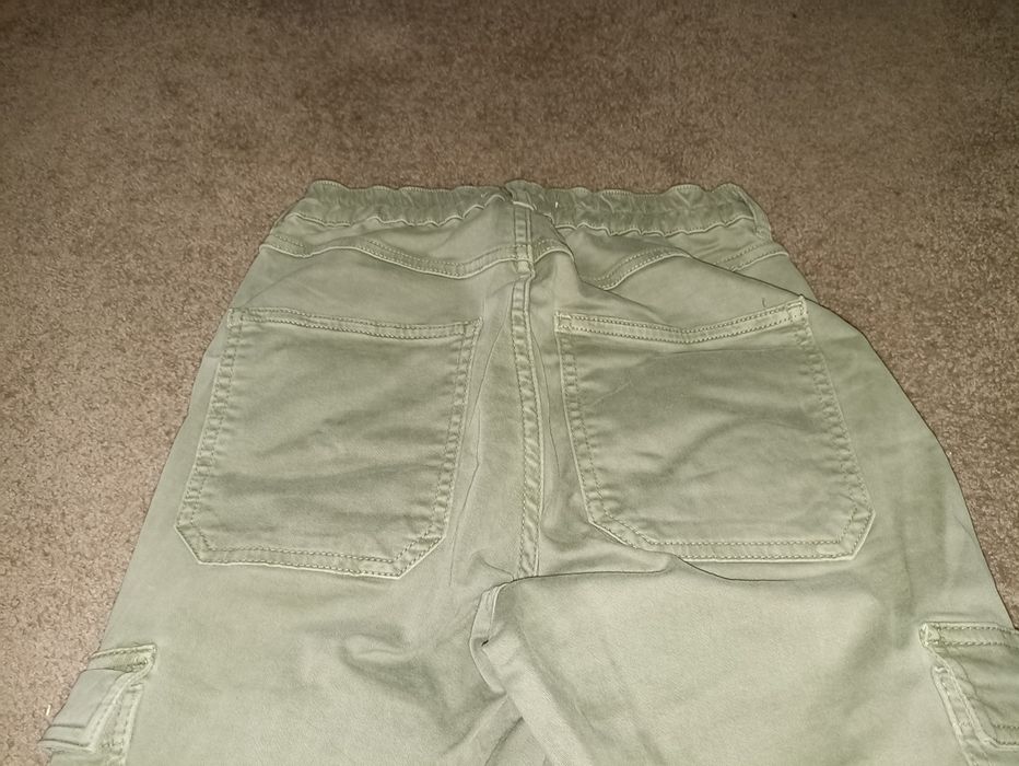 Zielone bojówki damskie rozm. 36 Ginatricot