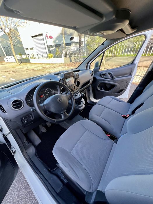 Peugeot Partner 1.6 HDI 100cv GPS/AC/3lugs.