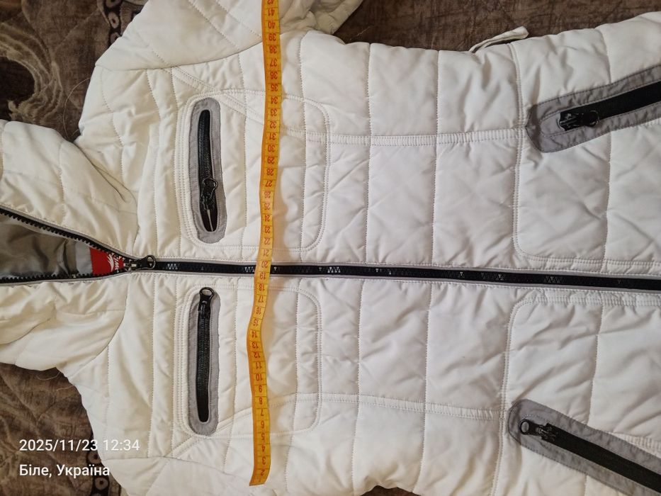 Тепленька куртка.