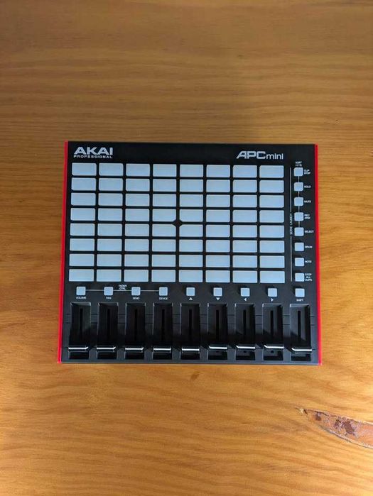 Akai APC Mini MK2 – Como Novo | Estado Impecável