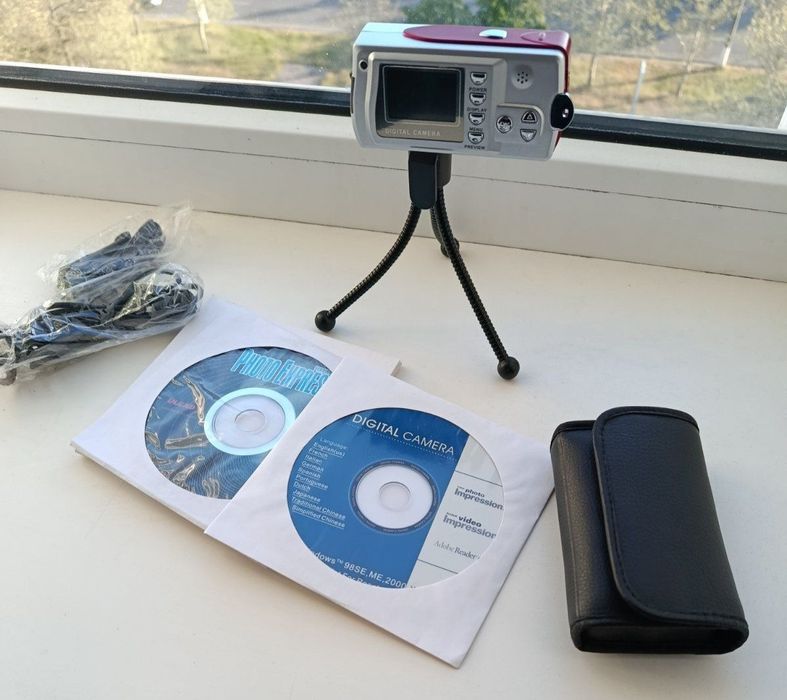 Продам Фотоапарат 3.0 MP Mega Pixels