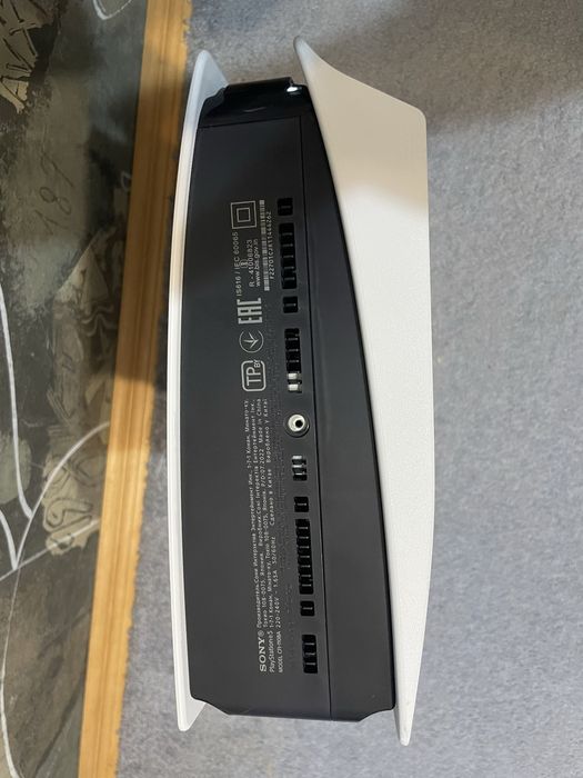 Продам Sony PlayStation 5 825 GB