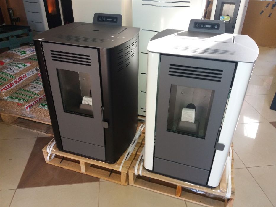 Piec kominkowy na pellet PROMOCJA Julia Next 8,7 kW z pilotem - SUPER