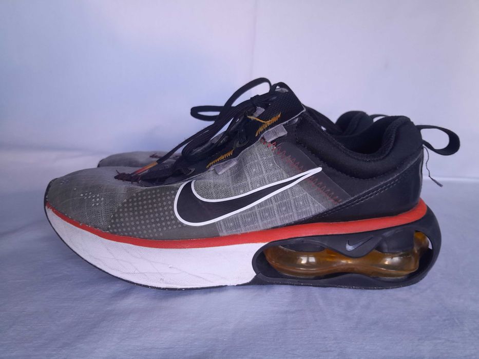 Sprzedam buty dziecięce Nike Air Max 2021.