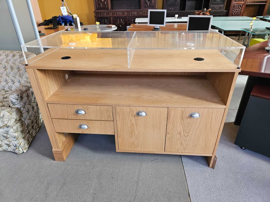 Balcão / Expositor para loja - Em madeira - Bom e