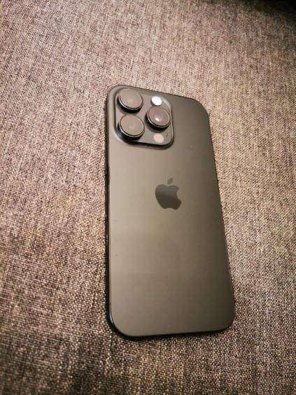 Telefon Iphone 16 pro