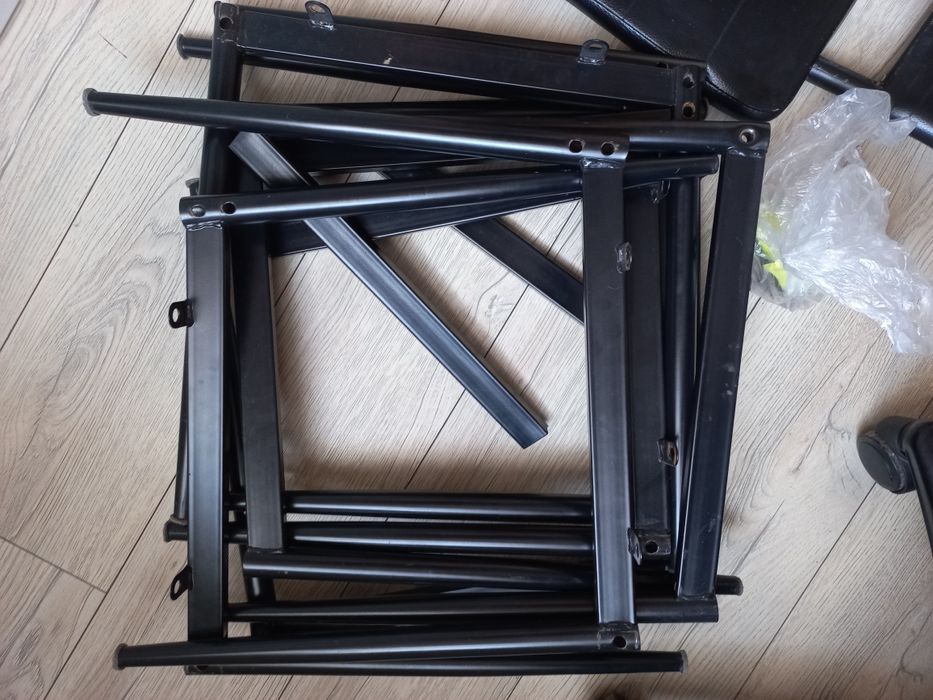 Krzesła czarne 4 sztuki