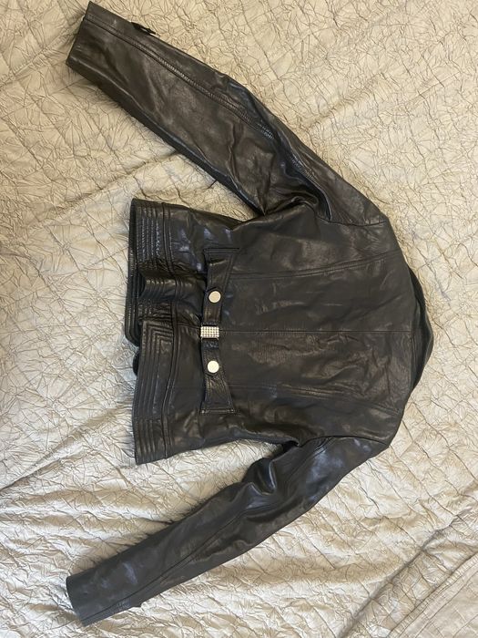 Жіноча шкіряна куртка